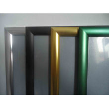 10 um Anodizado 6063-t5 Perfiles de aluminio extruido para puertas correderas Titanio claro / oscuro